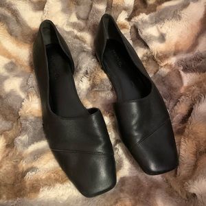 VINCE Black Leather Cyder Flats — 8M / EUR 38